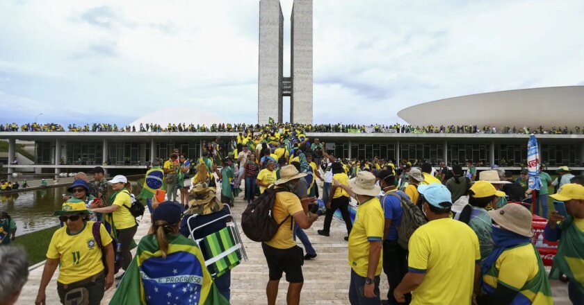 Gov’t prohibits contracts with companies involved in pro-coup acts