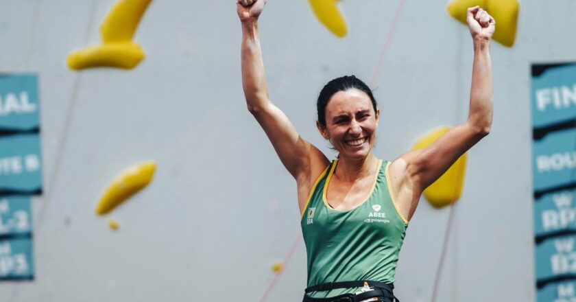 Marina Dias leva ouro inédito para o Brasil no Mundial de Paraescalada