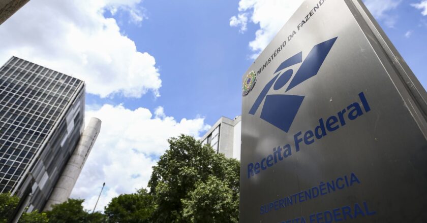 Receita libera programa para atualizar valor de bens no exterior