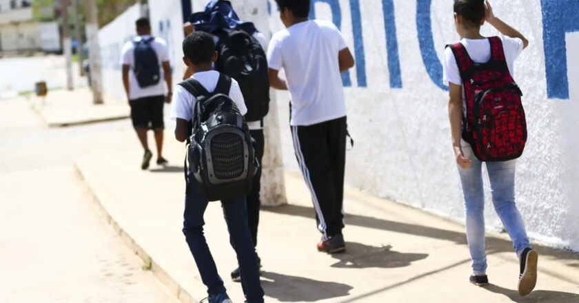 Campanha #VemProUro convoca adolescentes a cuidar da saúde