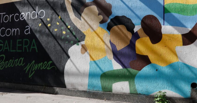 Rua do Rio se colore para torcer pelo Brasil nesta segunda-feira