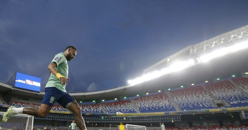 De técnico novo, seleção estreia nas Eliminatórias para a Copa de 2026