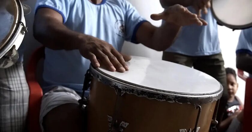 Samba de roda no interior da Bahia é tema do Caminhos da Reportagem
