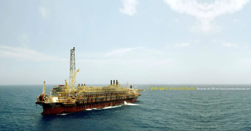 Produção de petróleo e gás natural registra recorde em novembro