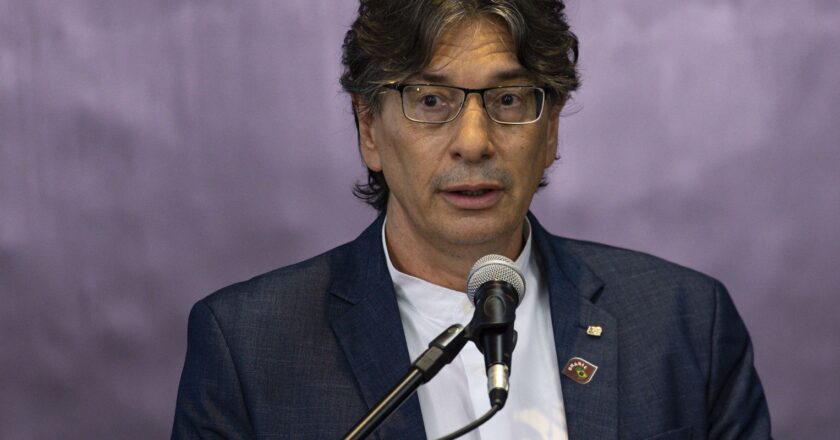 Márcio Pochmann toma posse como presidente do IBGE