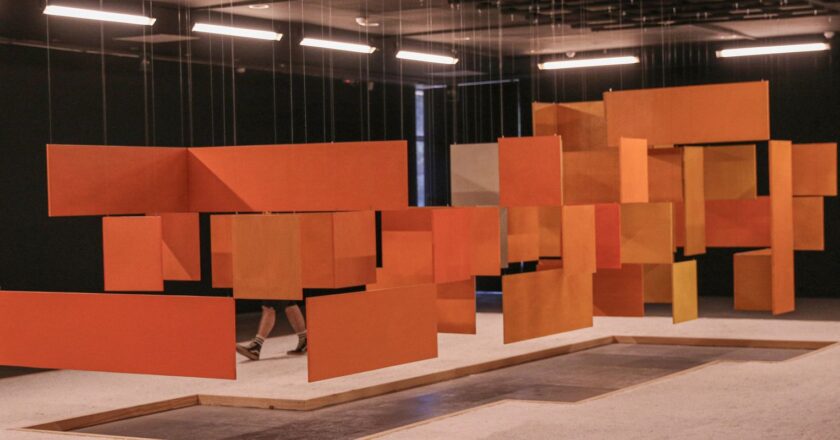 Exposición y libro revisitan la obra del artista Hélio Oiticica
