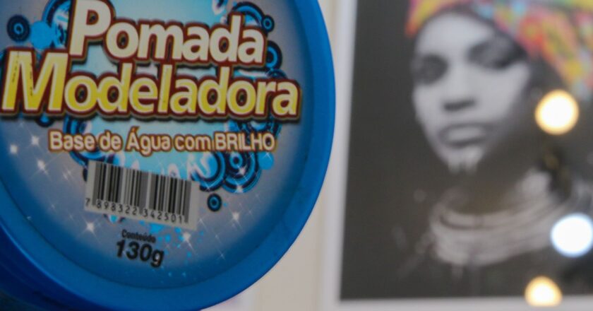 Anvisa proíbe venda de todas as pomadas para modelar e trançar cabelos