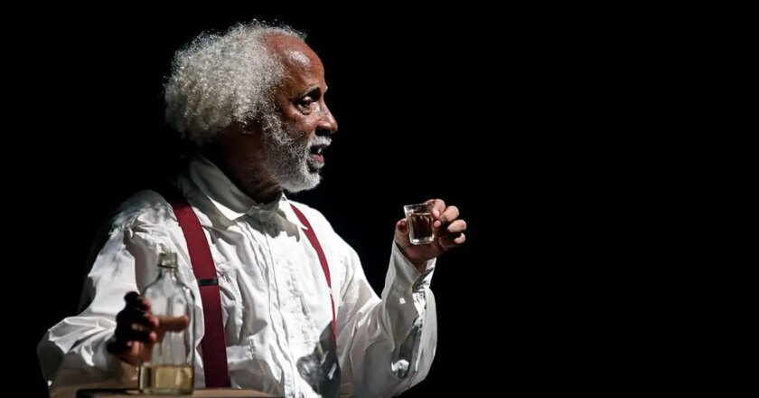 Theatro Municipal: Lima Barreto “exumado” em monólogo de Hilton Cobra