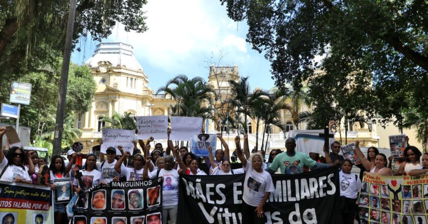 Familiares de vítimas de violência policial pedem justiça no Rio