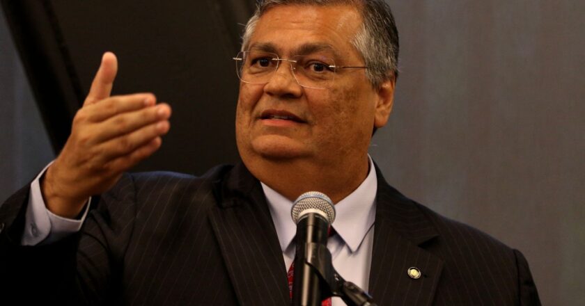Governo seguirá reforçando efetivo federal no Rio, diz ministro