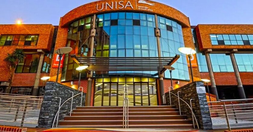 Unisa expulsa alunos por atos obscenos durante jogo de vôlei feminino