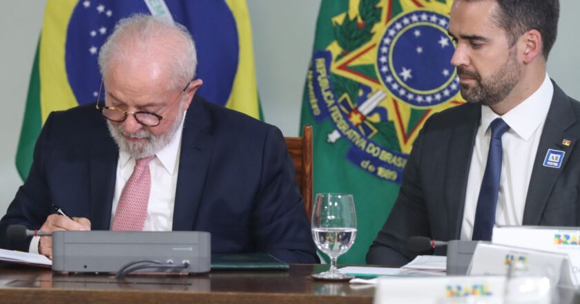 Eduardo Leite pede a Lula mais ajuda para efeitos da chuva no RS