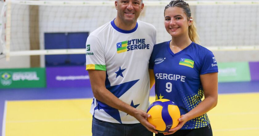 Ex-atacante da seleção prestigia filha nos Jogos da Juventude