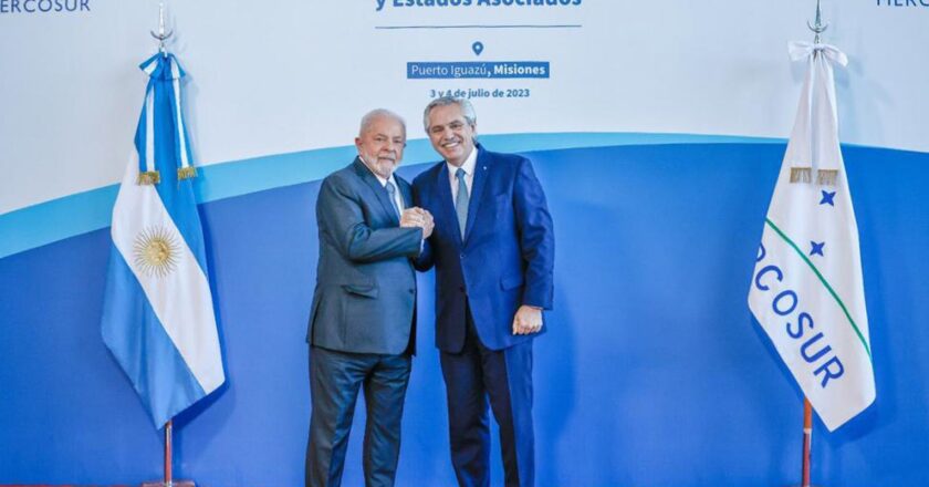 Não temos alternativa que não seja a união, diz Lula na Argentina