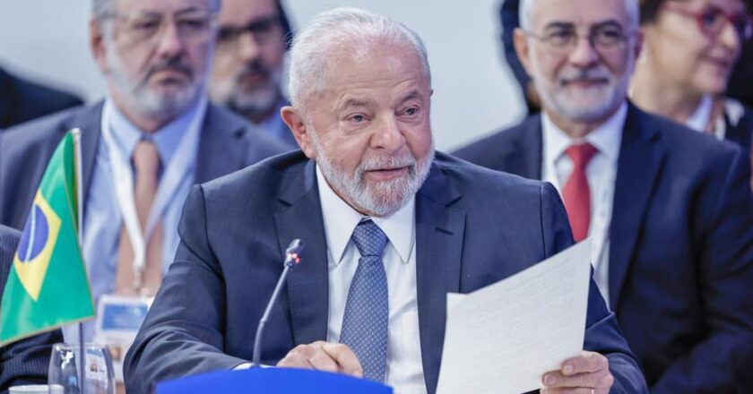 “No tenemos otra alternativa que unirnos”, dice Lula en Argentina