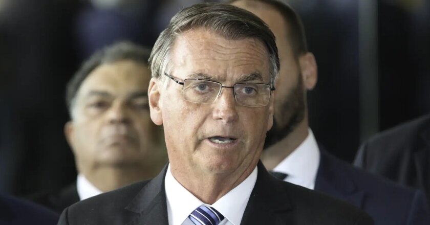 Corte electoral acepta demanda contra Bolsonaro