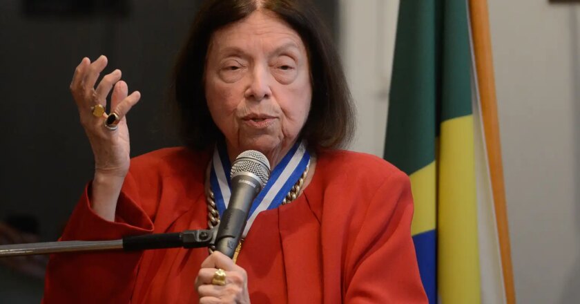 Corpo de Nélida Piñon deve chegar ao Brasil semana que vem, diz ABL