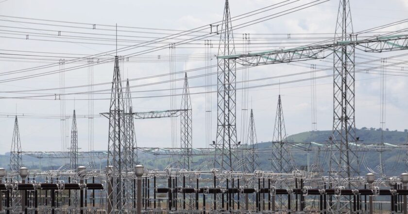 Ministro anuncia investimentos em transmissão de energia