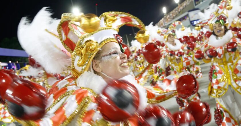 Série Ouro abre oficialmente desfiles na Marquês de Sapucaí