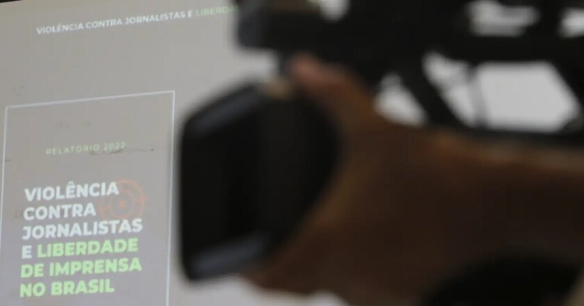 Fenaj: Brasil registra uma agressão a jornalista por dia em 2022