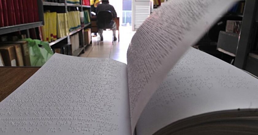 Braille: acessibilidade melhora no Brasil, mas ainda precisa avançar