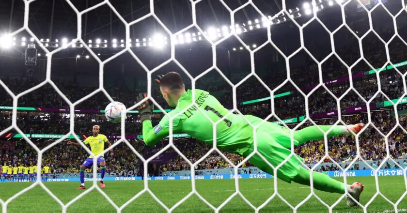 Goleiro da Croácia diz que sua equipe enfrentou o Brasil com o coração