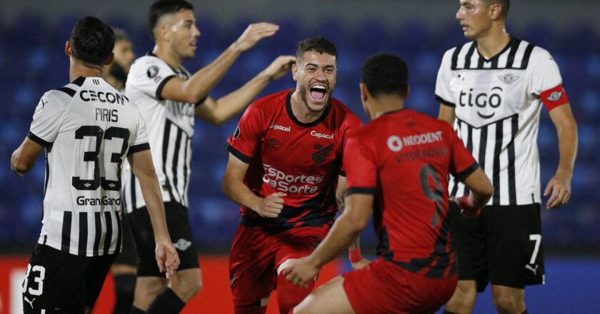 Libertadores: Athletico bate Libertad para manter liderança do Grupo G
