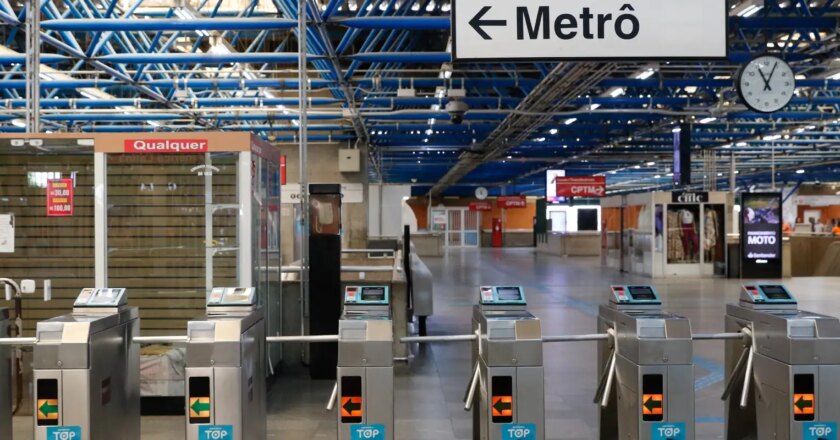 Metroviários dizem que governo de SP não pretendia liberar catracas