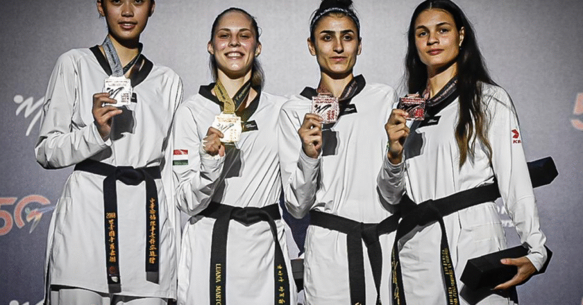 Maria Clara Pacheco é bronze no Mundial de Taekwondo