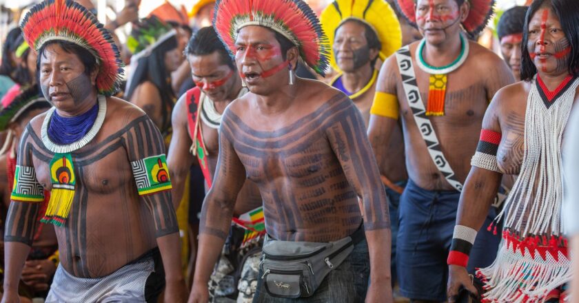 Educadores e lideranças pedem mais atenção à educação escolar indígena