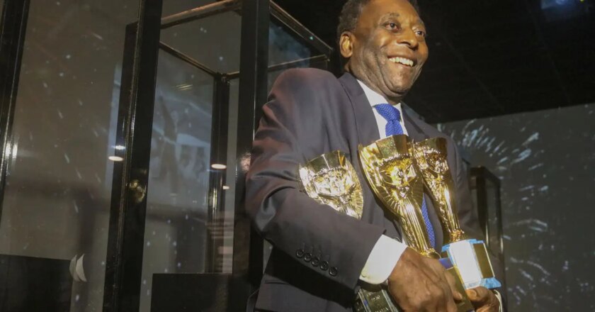 Campeões mundiais com Pelé lamentam partida do Rei do Futebol