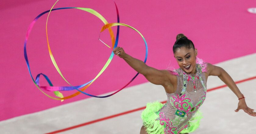 Ginástica Rítmica: Bárbara Domingos é bronze em etapa da Copa do Mundo