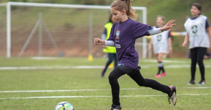 Programas do governo federal e da CBF fortalecem o futebol feminino