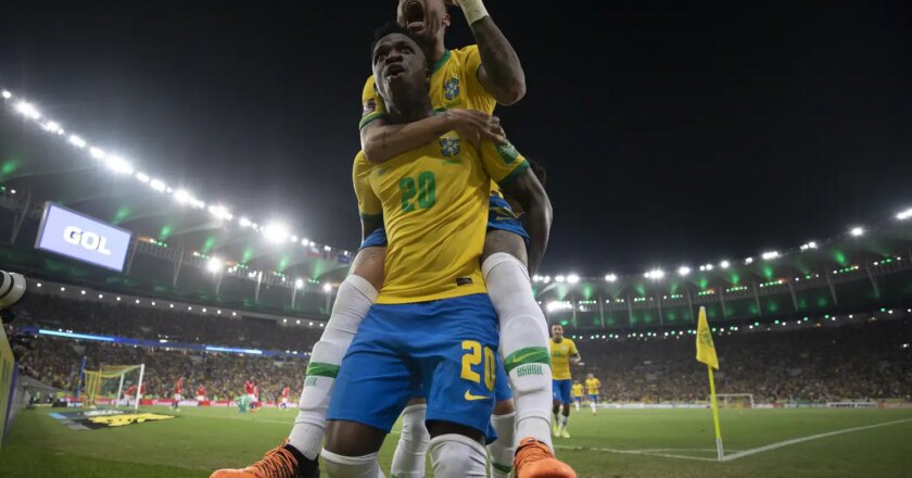 Tite opta por Vinícius Júnior para estreia do Brasil na Copa