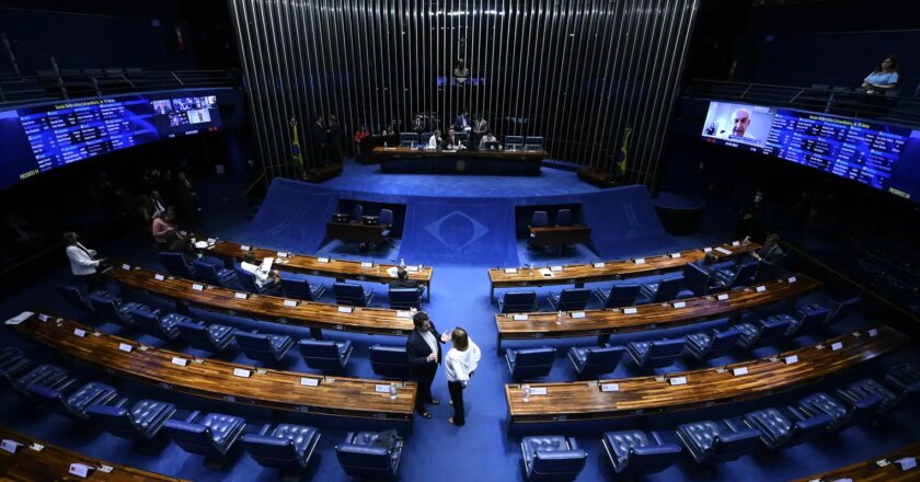 Senado aprova PL que trata de veículo residente e domiciliado em ALC
