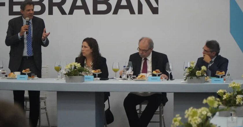 “É uma vergonha o que está acontecendo no Carf”, diz Haddad