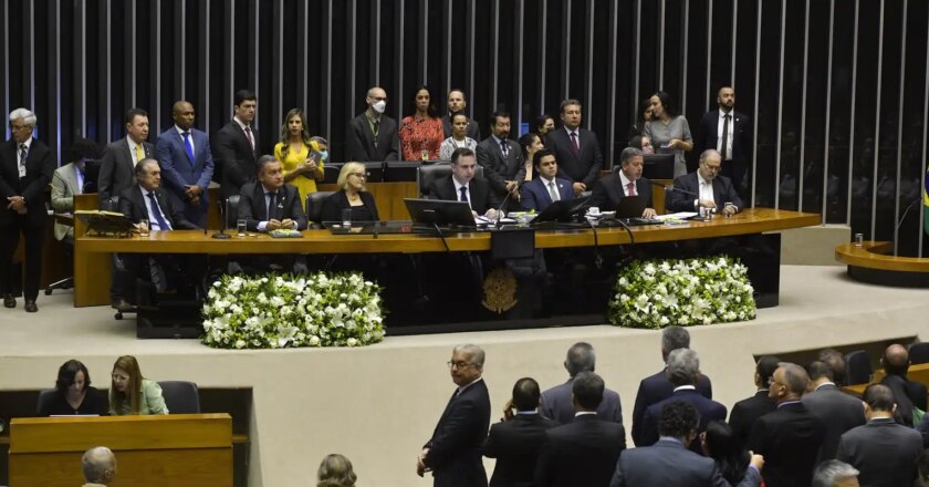 Congresso abre Ano Legislativo com discursos em defesa da democracia