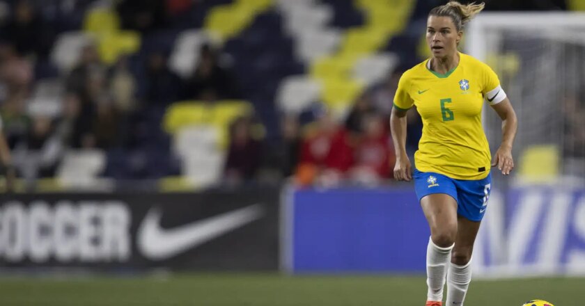 Tamires valoriza chances ao elenco após derrota da seleção feminina