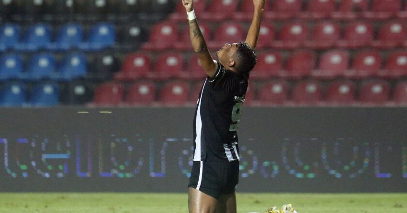 Com show de Tiquinho, Botafogo faz 7 a 1 para seguir na Copa do Brasil