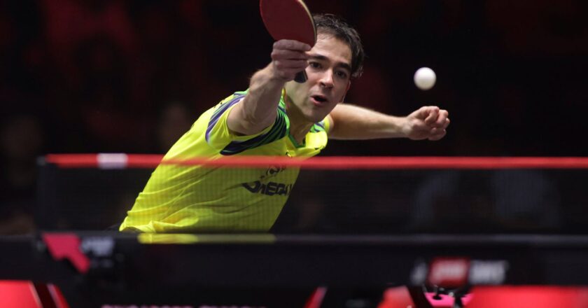 Tênis de mesa: Hugo Calderano cai para astro chinês em Singapura