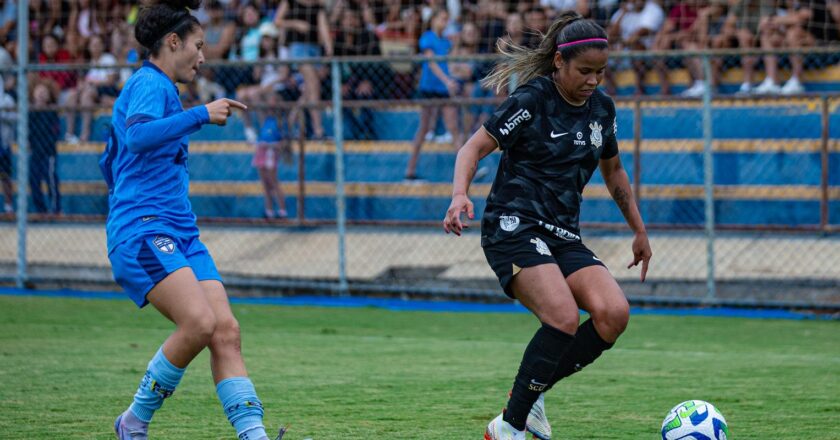 Corinthians empata e permanece na liderança do Brasileiro Feminino
