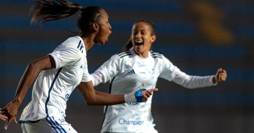 Cruzeiro bate Flamengo por 3 a 1 no Brasileiro Feminino