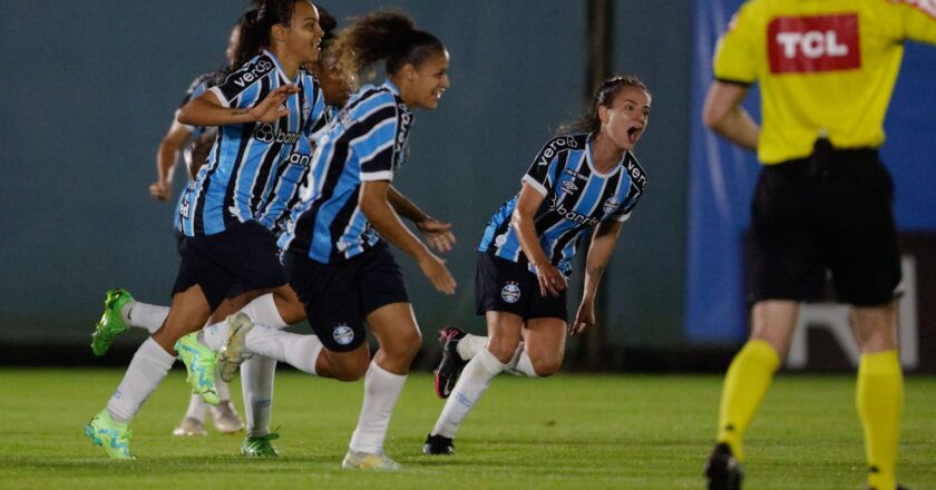 Grêmio bate Inter na abertura da 13ª rodada do Brasileiro Feminino
