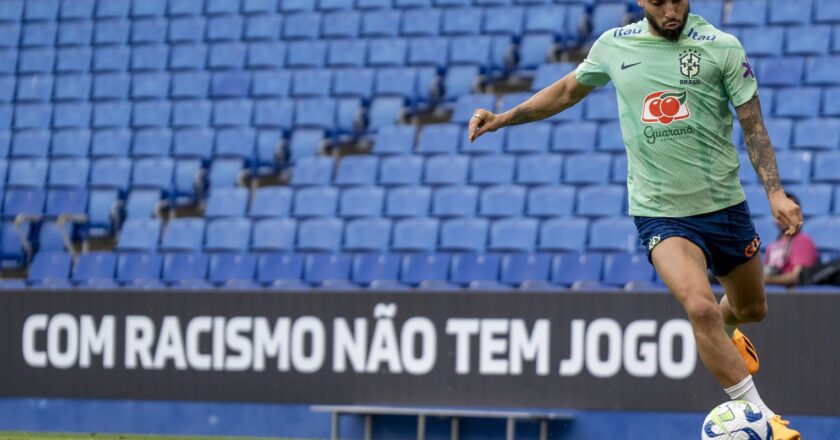 Em jogo marcado por manifestações antirracistas, Brasil enfrenta Guiné