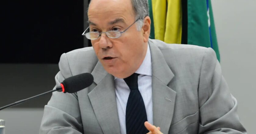 Chanceler diz que Brasil não enviará à Ucrânia munição para tanques