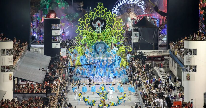 São Paulo: desfiles das escolas de samba terão audiodescrição e libras