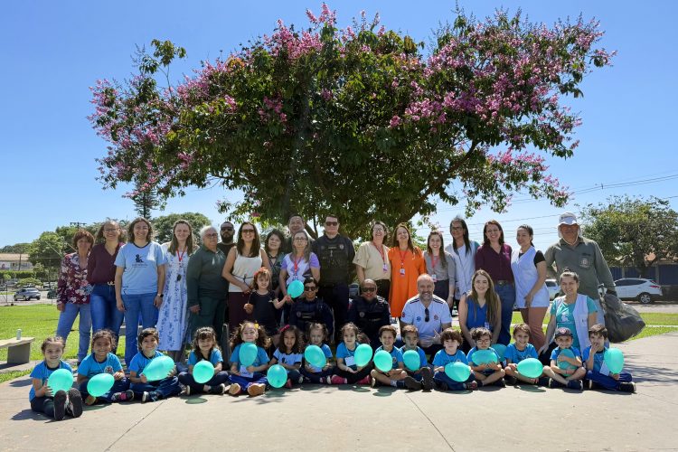 Alunos plantam árvores na Semana da Irmandade Londrina–Nishinomiya