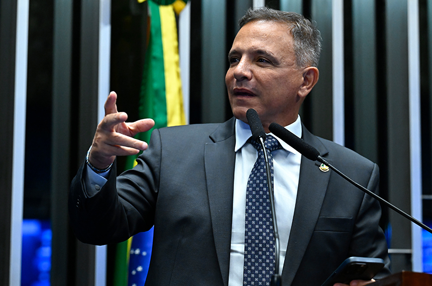 Em discurso, à tribuna, senador Marcio Bittar (PL-AC).