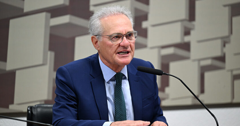 CAE aprova isenção de IR para quem ganha até 5 mil; texto vai ao Plenário