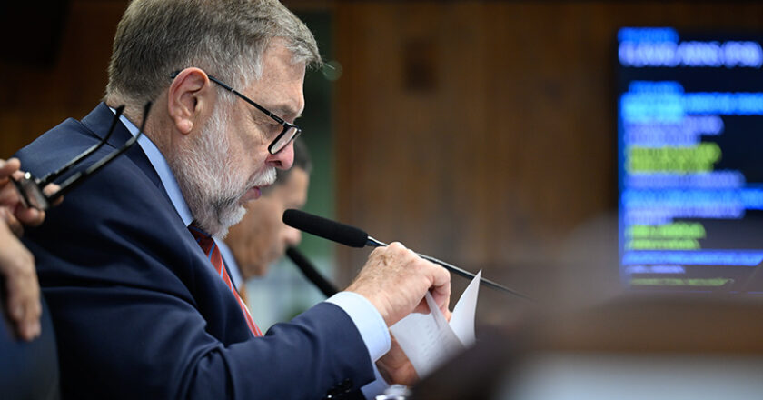 CCT aprova 16 outorgas de emissoras de rádio no país